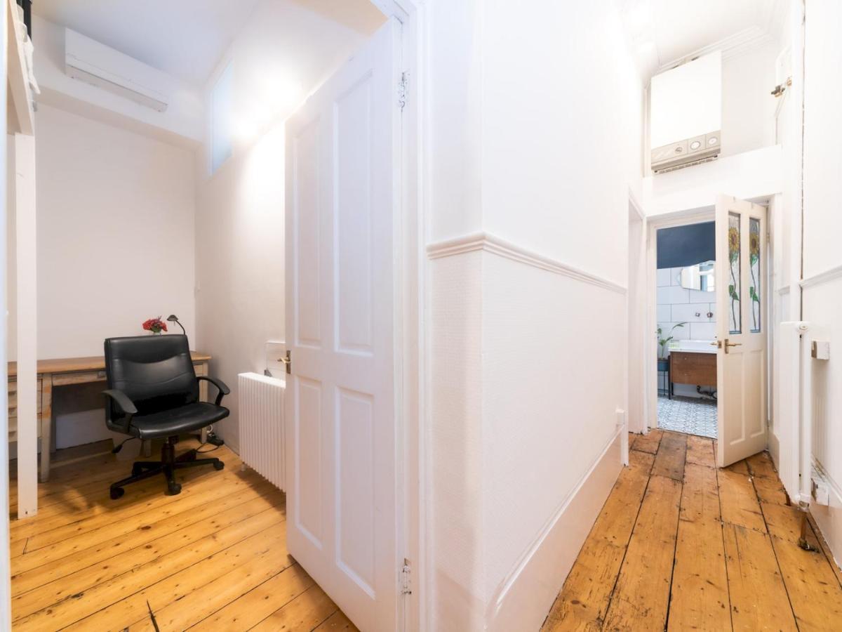 Pass The Keys Rustic And Quirky Flat In Charming Charlton Village Londres Extérieur photo