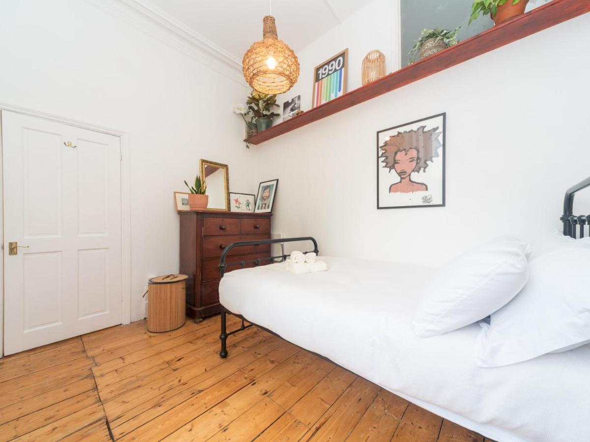 Pass The Keys Rustic And Quirky Flat In Charming Charlton Village Londres Extérieur photo