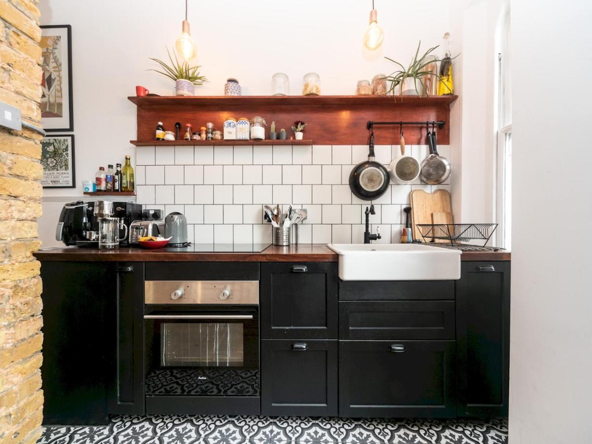 Pass The Keys Rustic And Quirky Flat In Charming Charlton Village Londres Extérieur photo