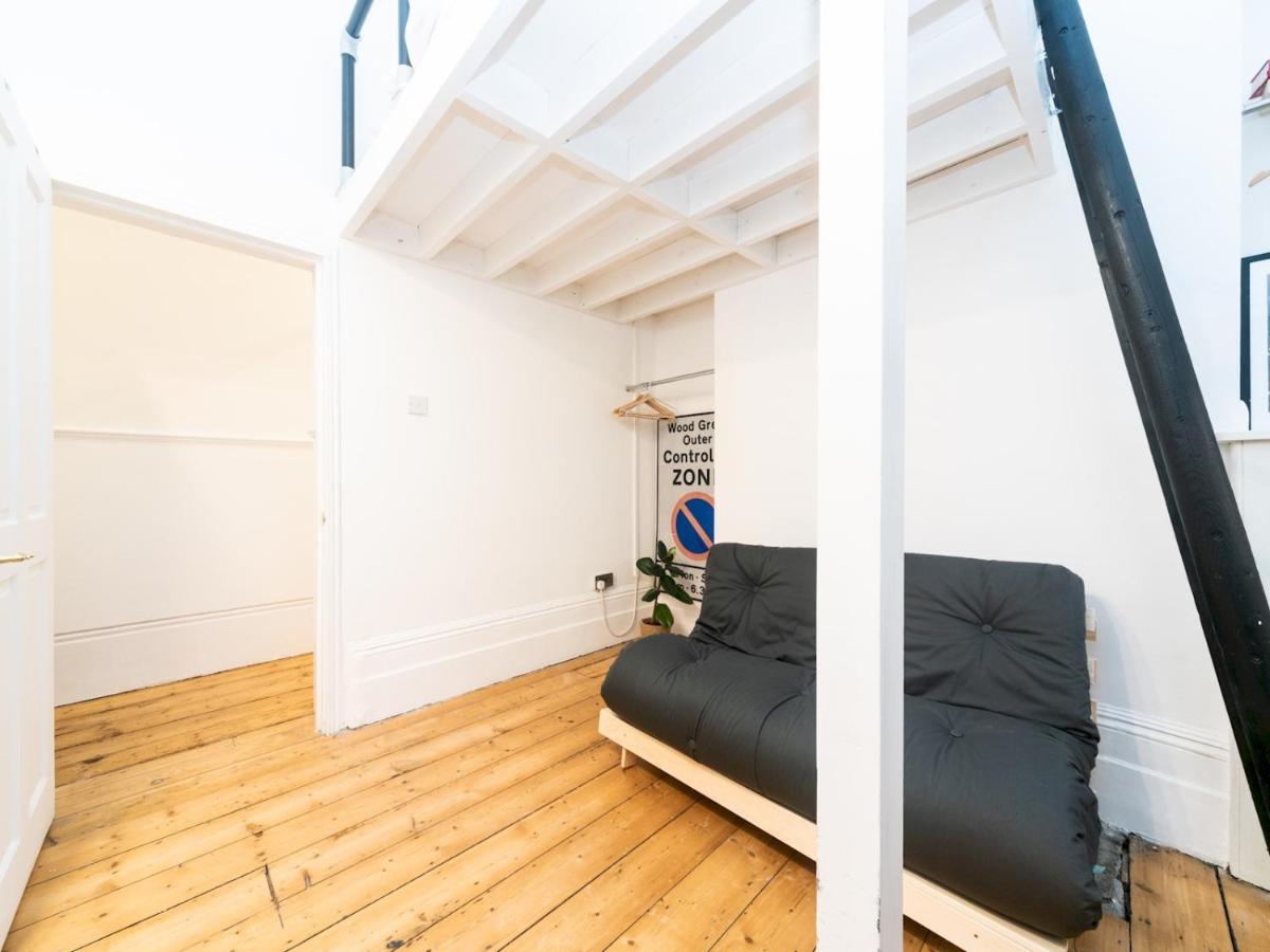 Pass The Keys Rustic And Quirky Flat In Charming Charlton Village Londres Extérieur photo