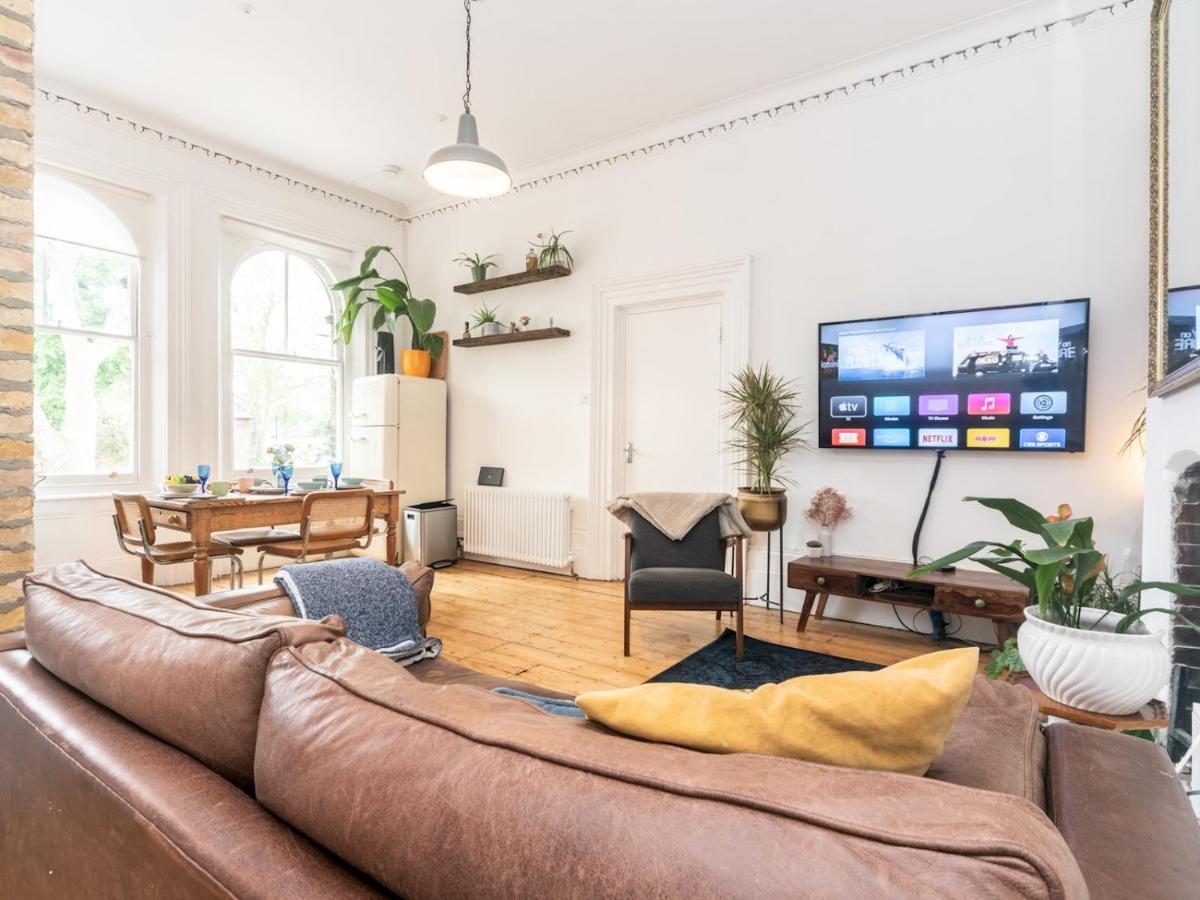 Pass The Keys Rustic And Quirky Flat In Charming Charlton Village Londres Extérieur photo