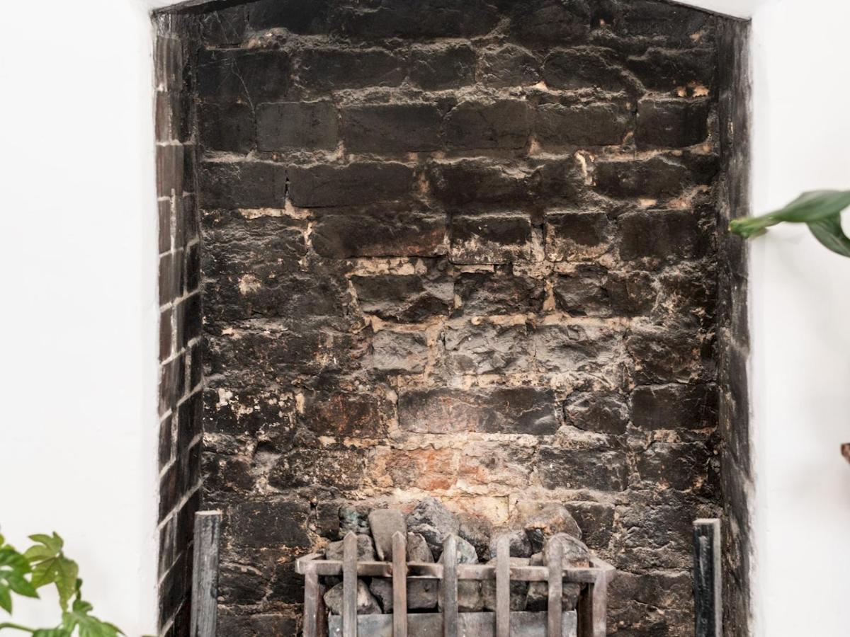 Pass The Keys Rustic And Quirky Flat In Charming Charlton Village Londres Extérieur photo
