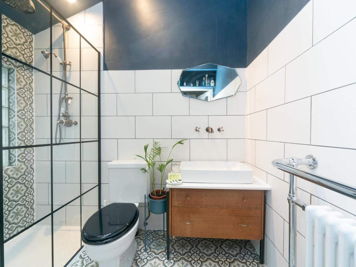 Pass The Keys Rustic And Quirky Flat In Charming Charlton Village Londres Extérieur photo