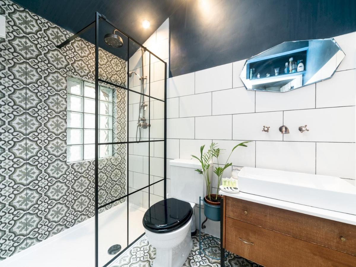 Pass The Keys Rustic And Quirky Flat In Charming Charlton Village Londres Extérieur photo
